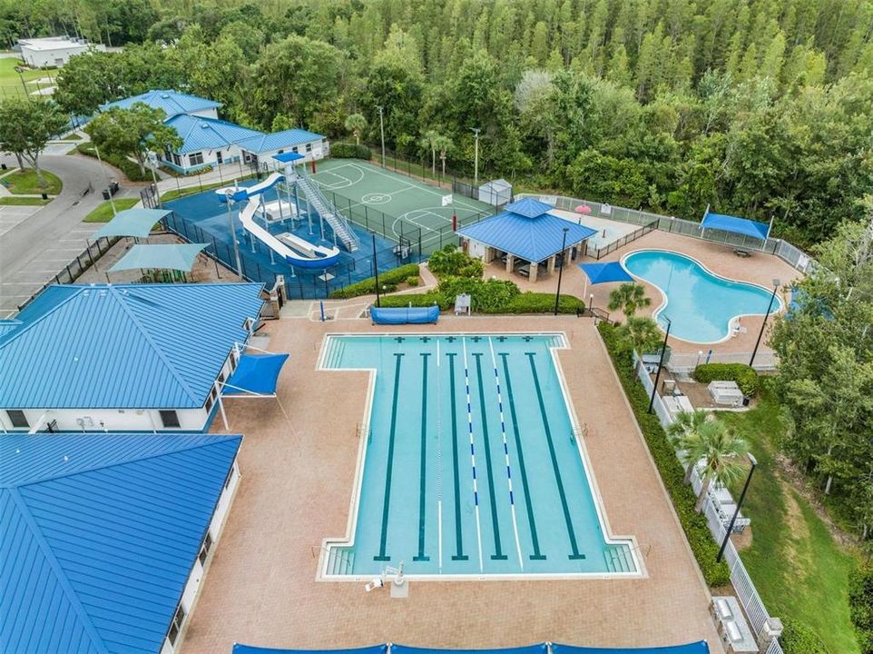 出租: $3,200 (3 贝兹, 2 浴室, 1975 平方英尺)