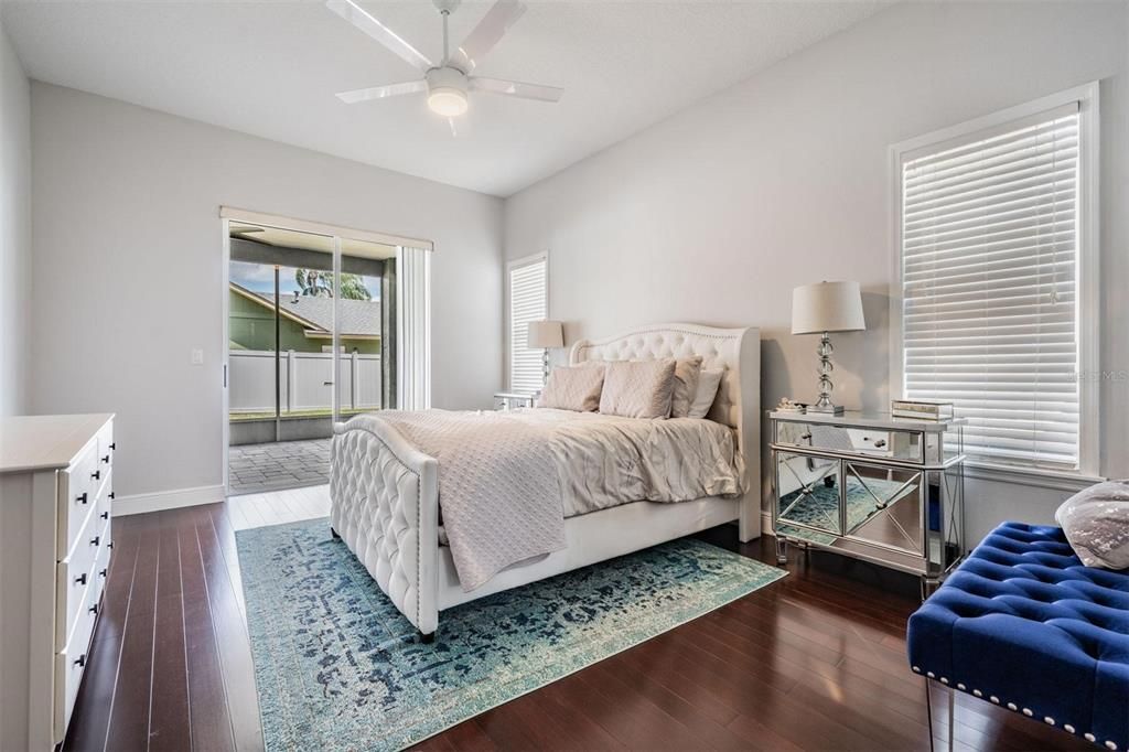 出租: $3,200 (3 贝兹, 2 浴室, 1975 平方英尺)