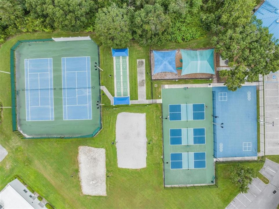 出租: $3,200 (3 贝兹, 2 浴室, 1975 平方英尺)