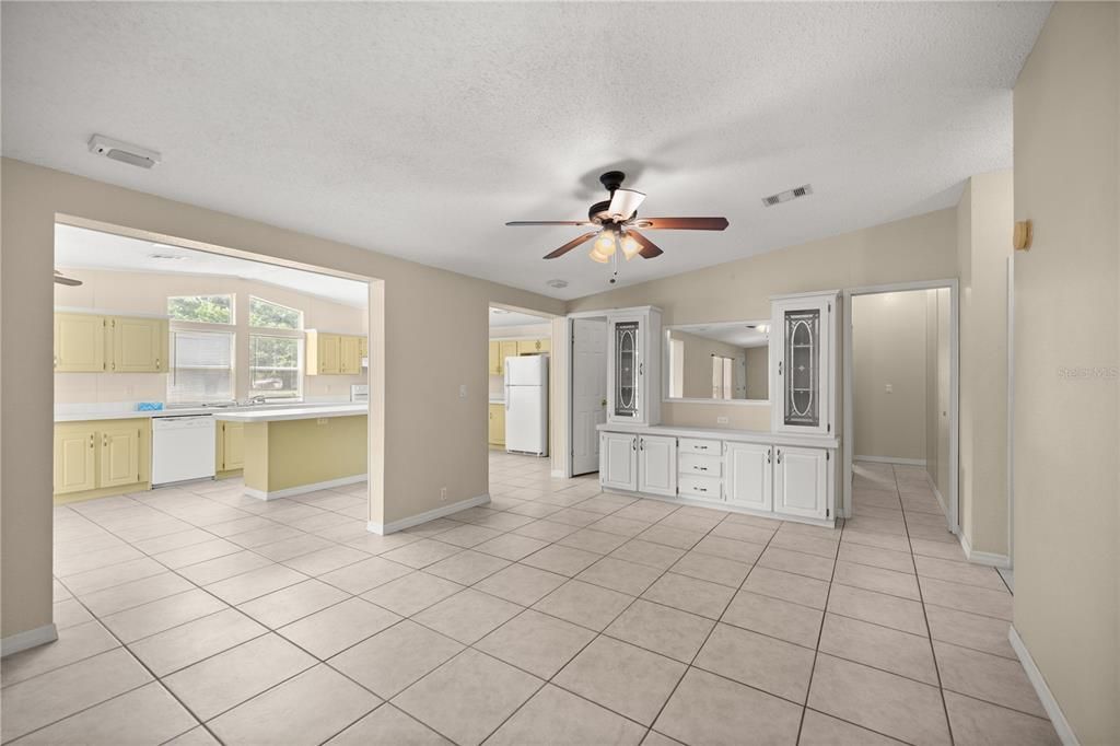 待售: $659,900 (5 贝兹, 3 浴室, 3512 平方英尺)