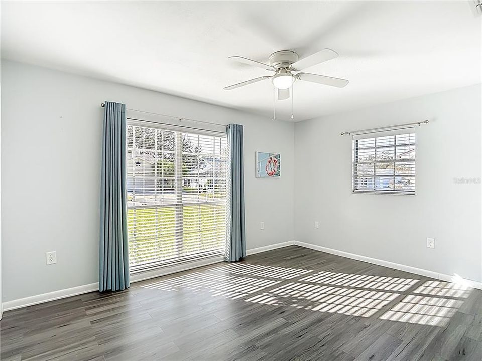 For Sale: $249,000 (2 beds, 1 baths, 1068 Square Feet)