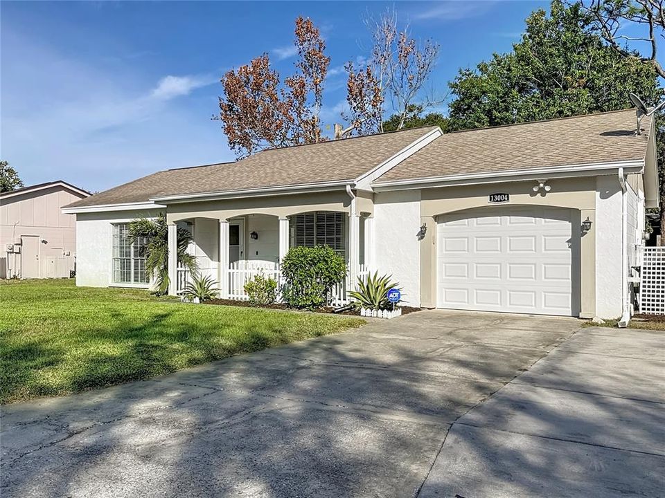 For Sale: $249,000 (2 beds, 1 baths, 1068 Square Feet)