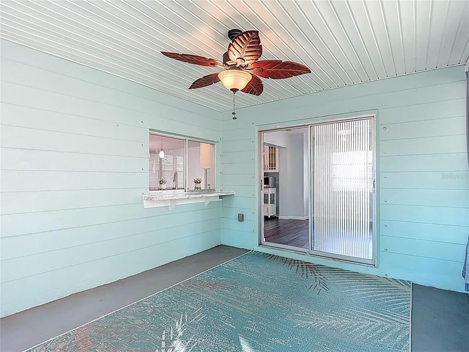 For Sale: $249,000 (2 beds, 1 baths, 1068 Square Feet)