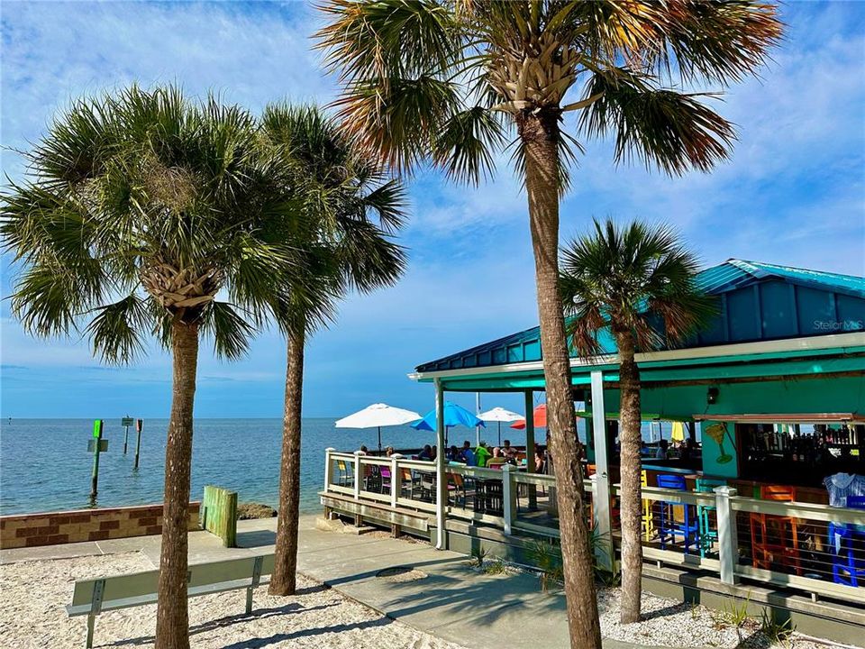 For Sale: $249,000 (2 beds, 1 baths, 1068 Square Feet)