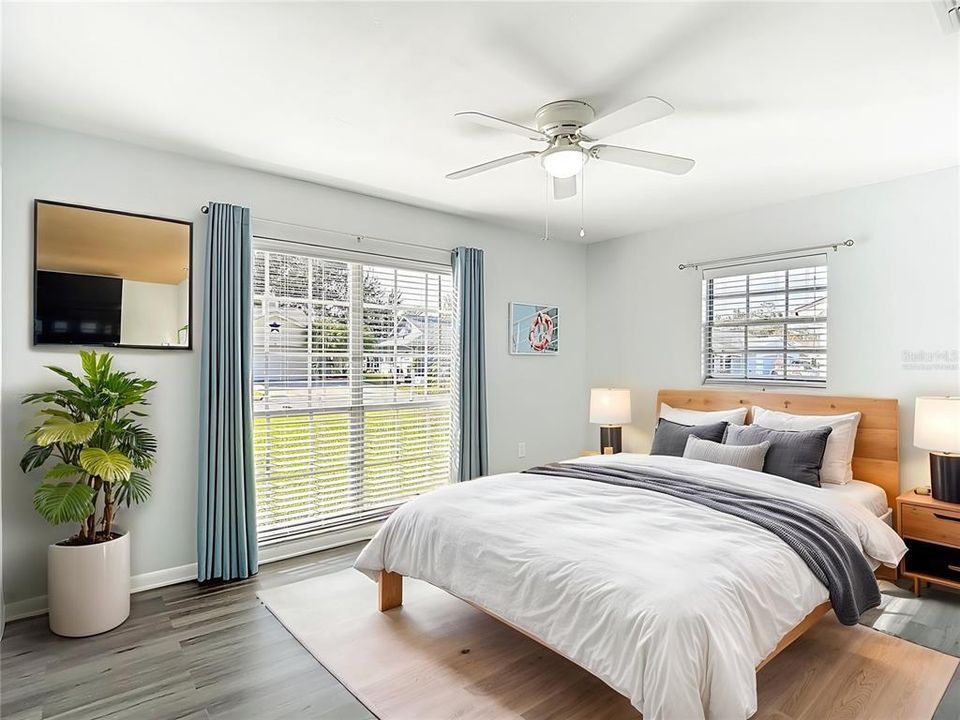 For Sale: $249,000 (2 beds, 1 baths, 1068 Square Feet)