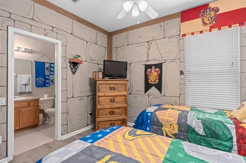 For Sale: $610,000 (4 beds, 4 baths, 1824 Square Feet)