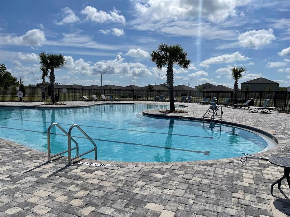 For Rent: $2,300 (4 beds, 2 baths, 1749 Square Feet)