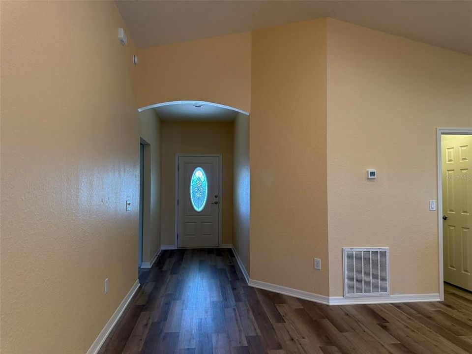 For Rent: $2,300 (4 beds, 2 baths, 1749 Square Feet)