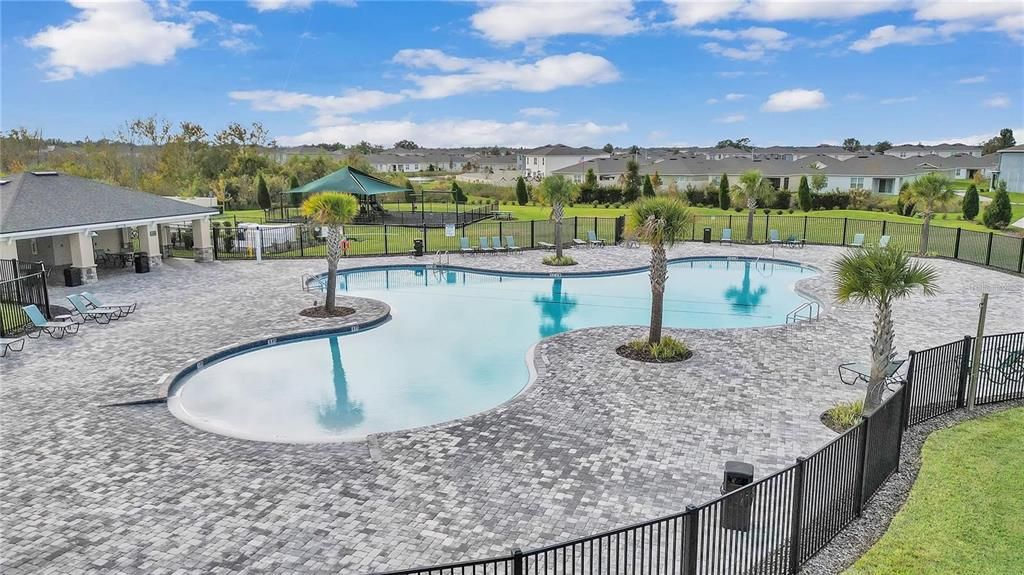 For Rent: $2,300 (4 beds, 2 baths, 1749 Square Feet)