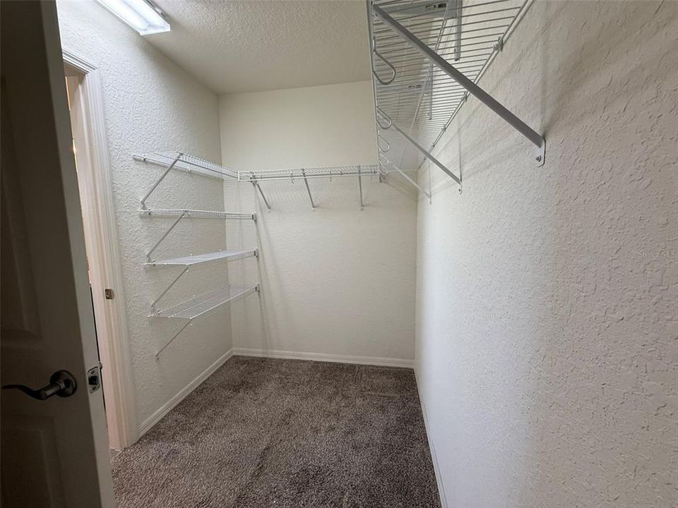 For Rent: $2,300 (4 beds, 2 baths, 1749 Square Feet)