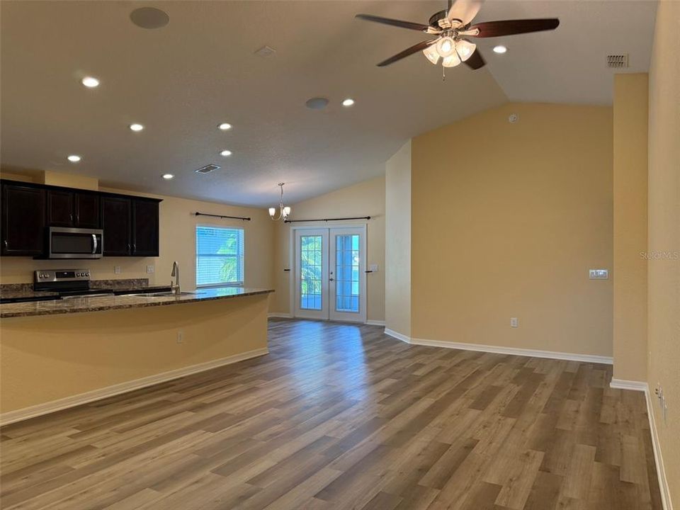 For Rent: $2,300 (4 beds, 2 baths, 1749 Square Feet)