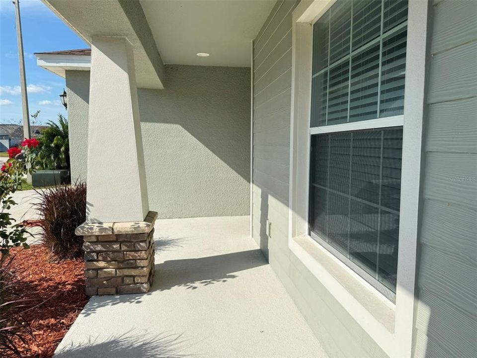 For Rent: $2,300 (4 beds, 2 baths, 1749 Square Feet)