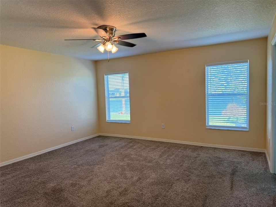 For Rent: $2,300 (4 beds, 2 baths, 1749 Square Feet)