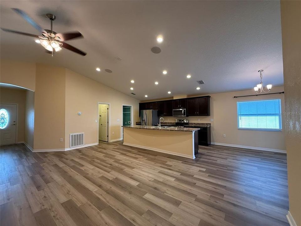 For Rent: $2,300 (4 beds, 2 baths, 1749 Square Feet)