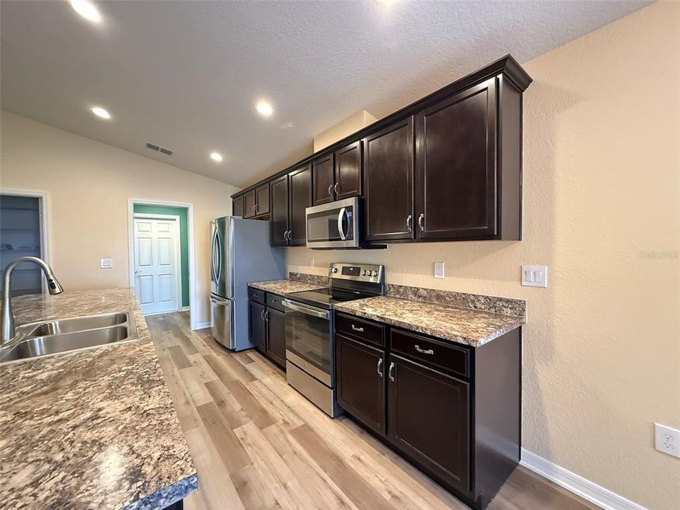 For Rent: $2,300 (4 beds, 2 baths, 1749 Square Feet)