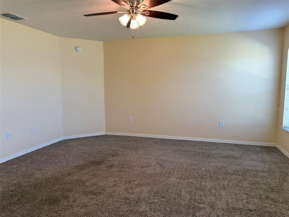 For Rent: $2,300 (4 beds, 2 baths, 1749 Square Feet)