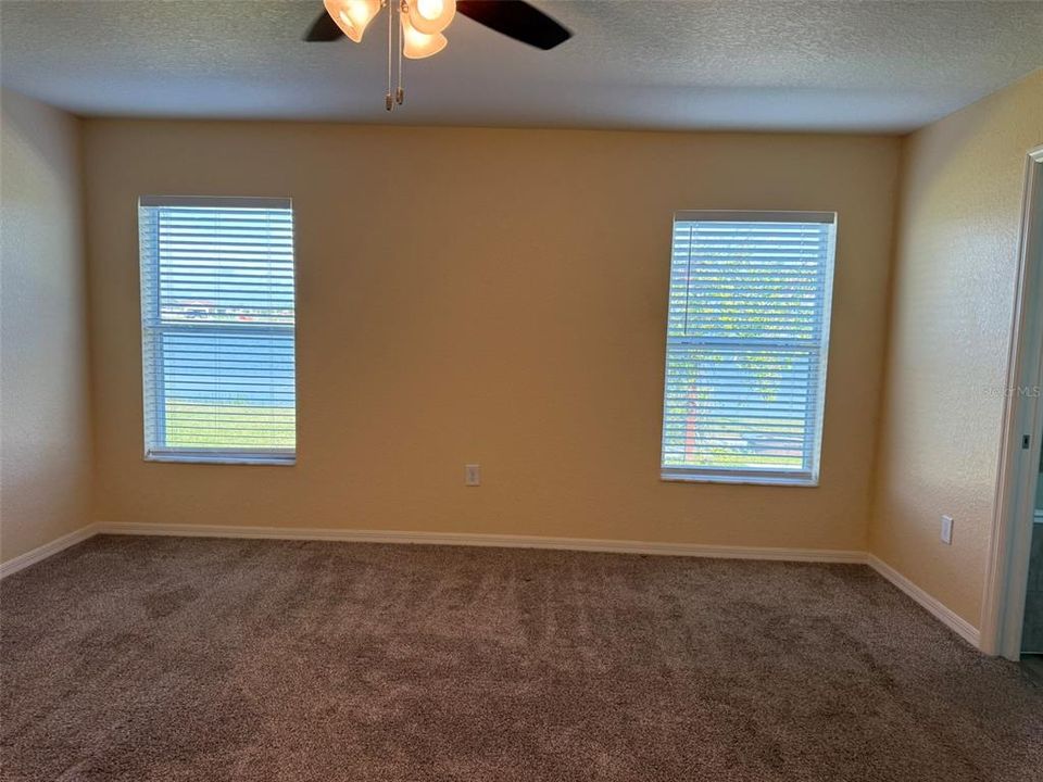 For Rent: $2,300 (4 beds, 2 baths, 1749 Square Feet)