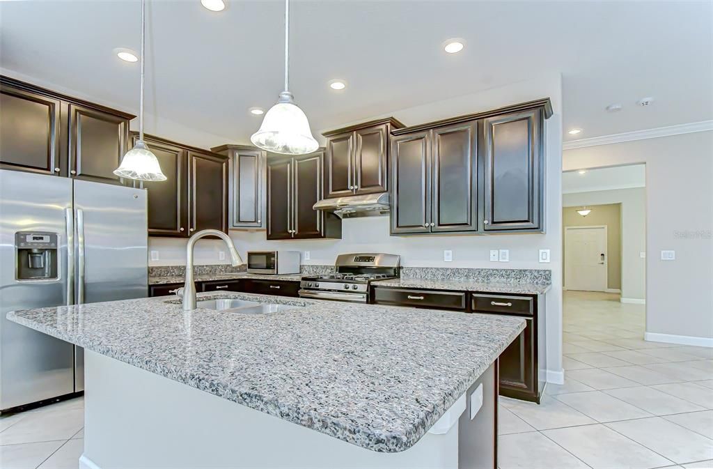 待售: $570,000 (5 贝兹, 3 浴室, 3291 平方英尺)