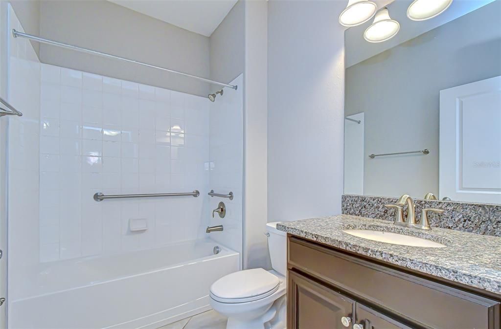 待售: $570,000 (5 贝兹, 3 浴室, 3291 平方英尺)