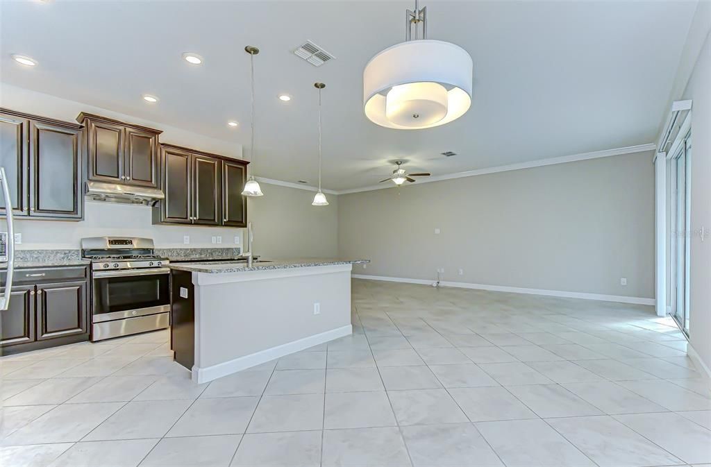 待售: $570,000 (5 贝兹, 3 浴室, 3291 平方英尺)