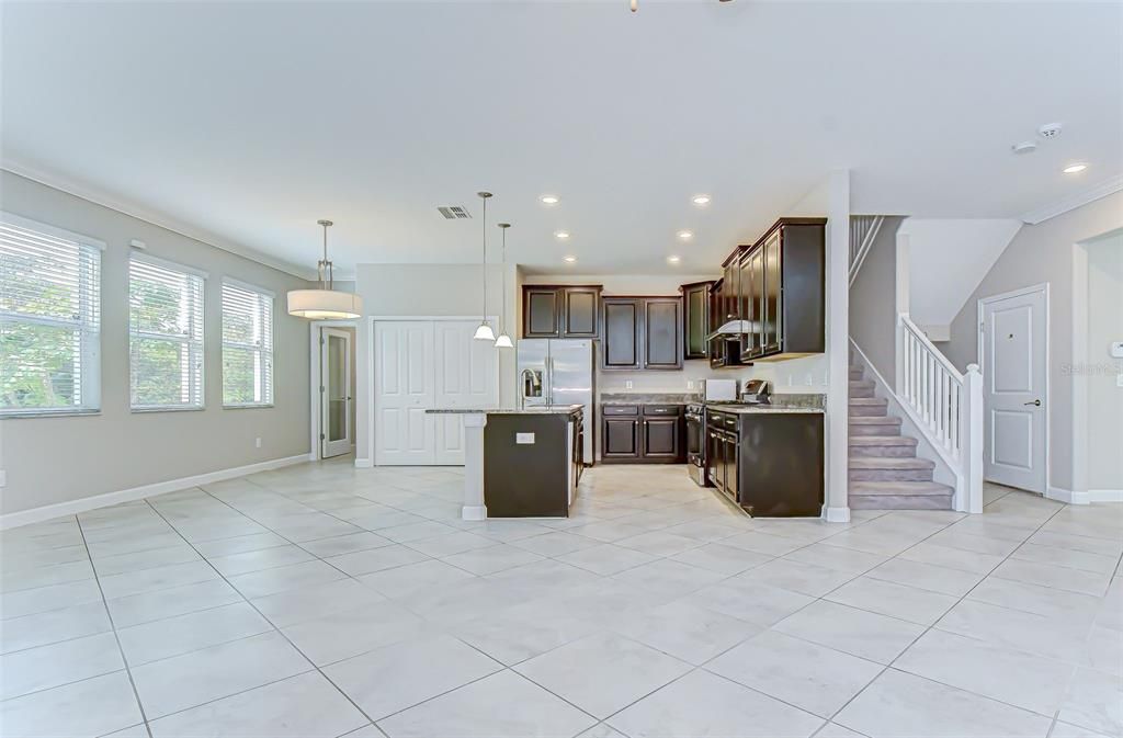 待售: $570,000 (5 贝兹, 3 浴室, 3291 平方英尺)