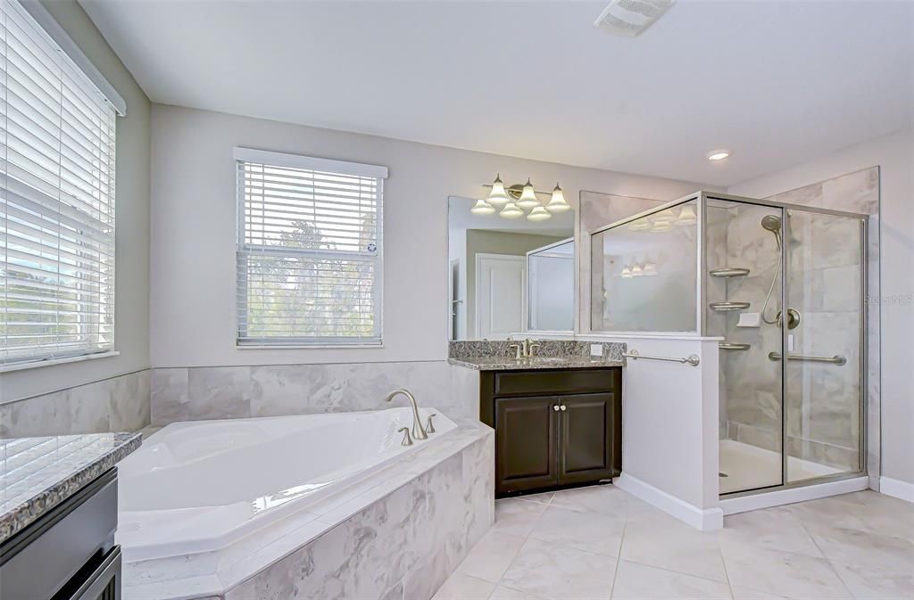 待售: $570,000 (5 贝兹, 3 浴室, 3291 平方英尺)