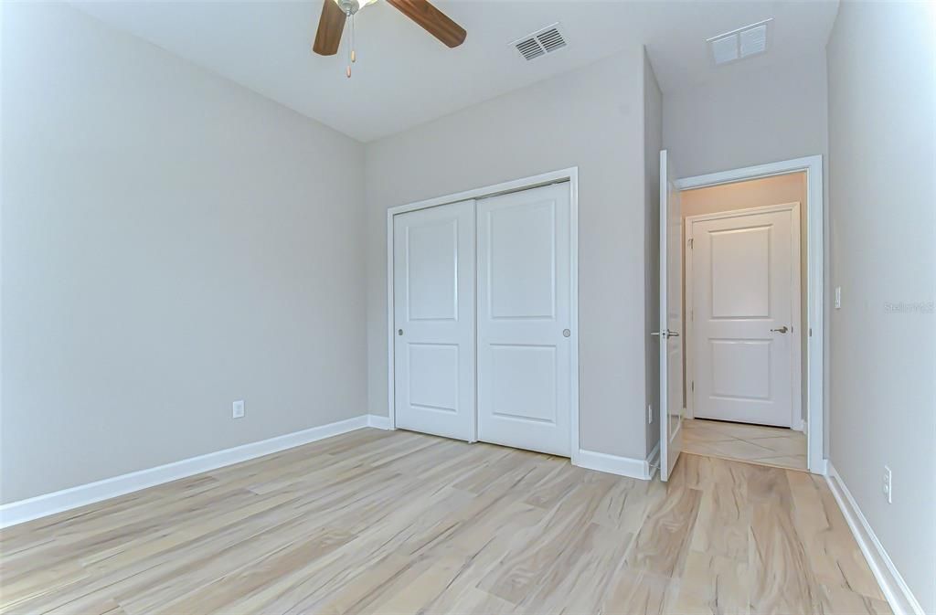 待售: $570,000 (5 贝兹, 3 浴室, 3291 平方英尺)