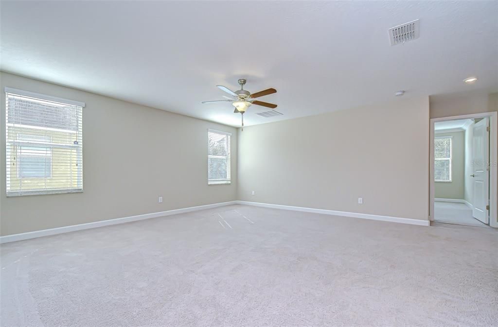 待售: $570,000 (5 贝兹, 3 浴室, 3291 平方英尺)