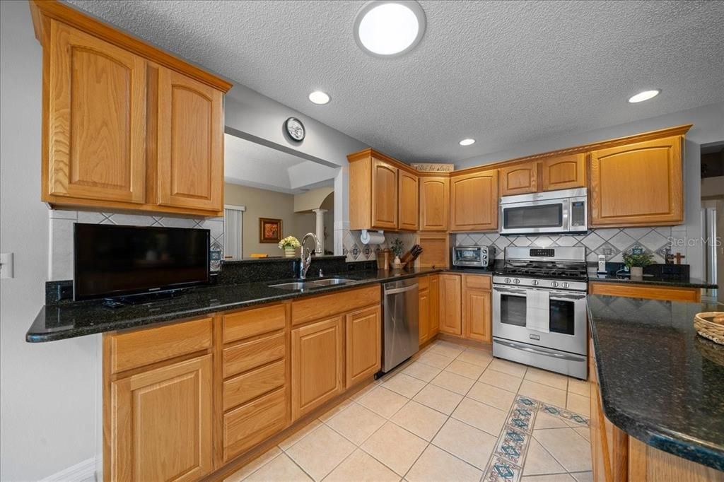 For Sale: $415,000 (3 beds, 2 baths, 1744 Square Feet)