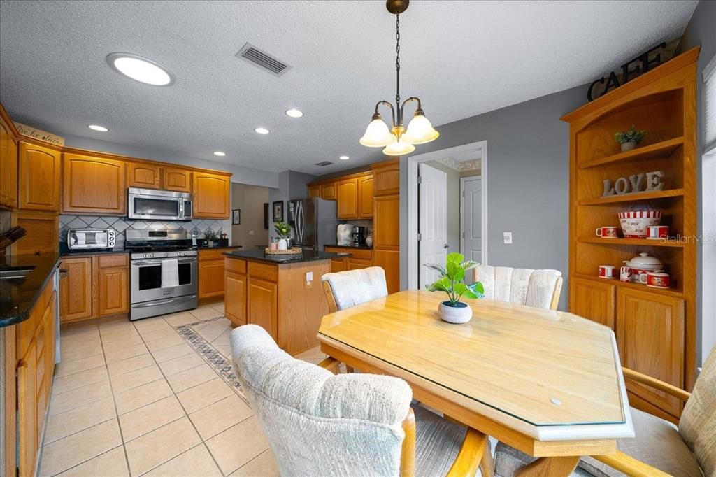 For Sale: $415,000 (3 beds, 2 baths, 1744 Square Feet)