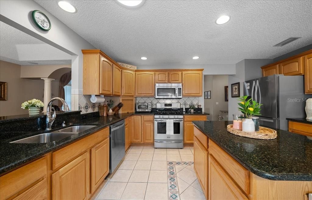 For Sale: $415,000 (3 beds, 2 baths, 1744 Square Feet)