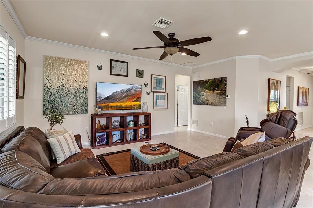 Под контрактом: $535,000 (2 спален, 2 ванн, 1790 Квадратных фут)