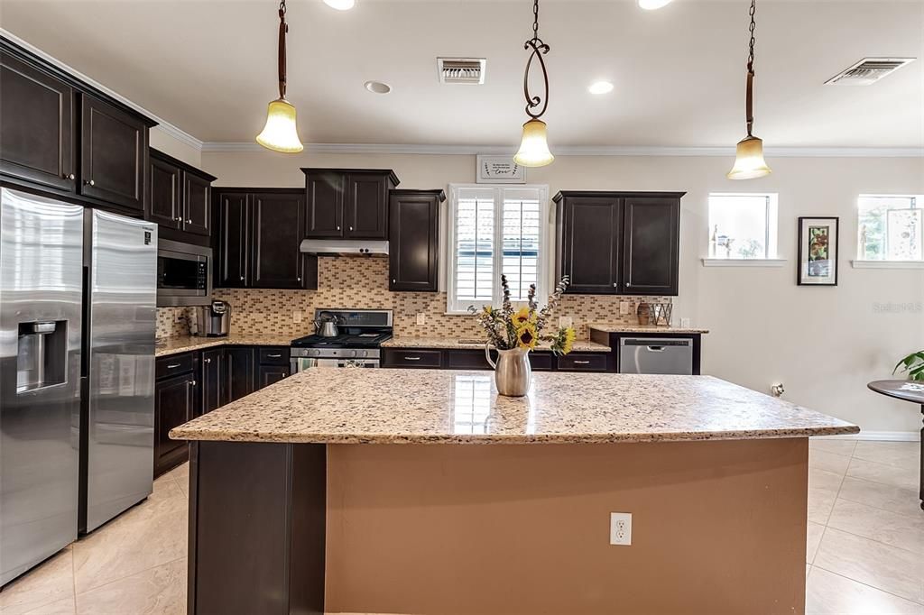 Под контрактом: $535,000 (2 спален, 2 ванн, 1790 Квадратных фут)