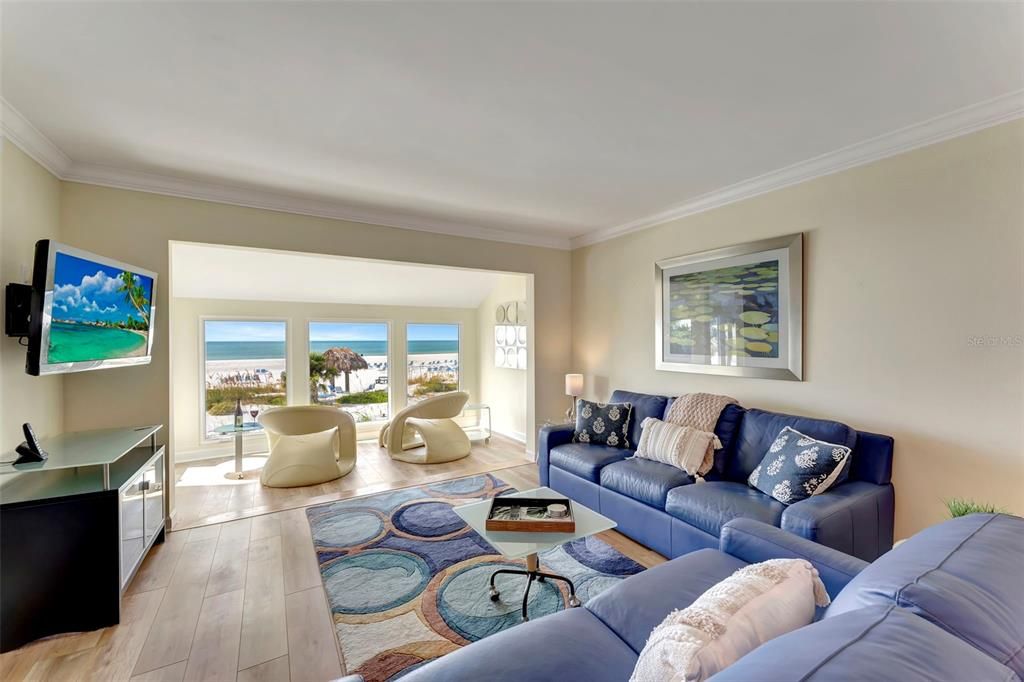 待售: $989,000 (2 贝兹, 2 浴室, 975 平方英尺)