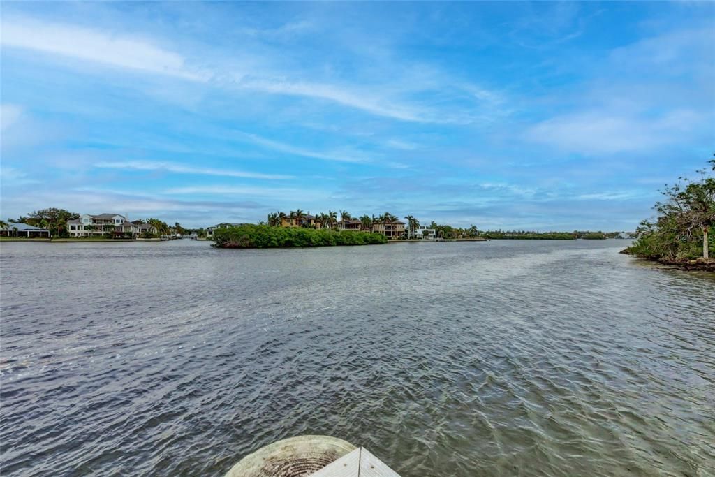 待售: $989,000 (2 贝兹, 2 浴室, 975 平方英尺)