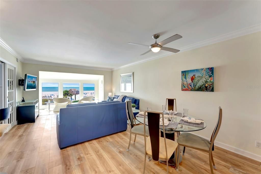 待售: $989,000 (2 贝兹, 2 浴室, 975 平方英尺)