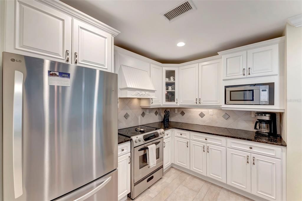 待售: $989,000 (2 贝兹, 2 浴室, 975 平方英尺)