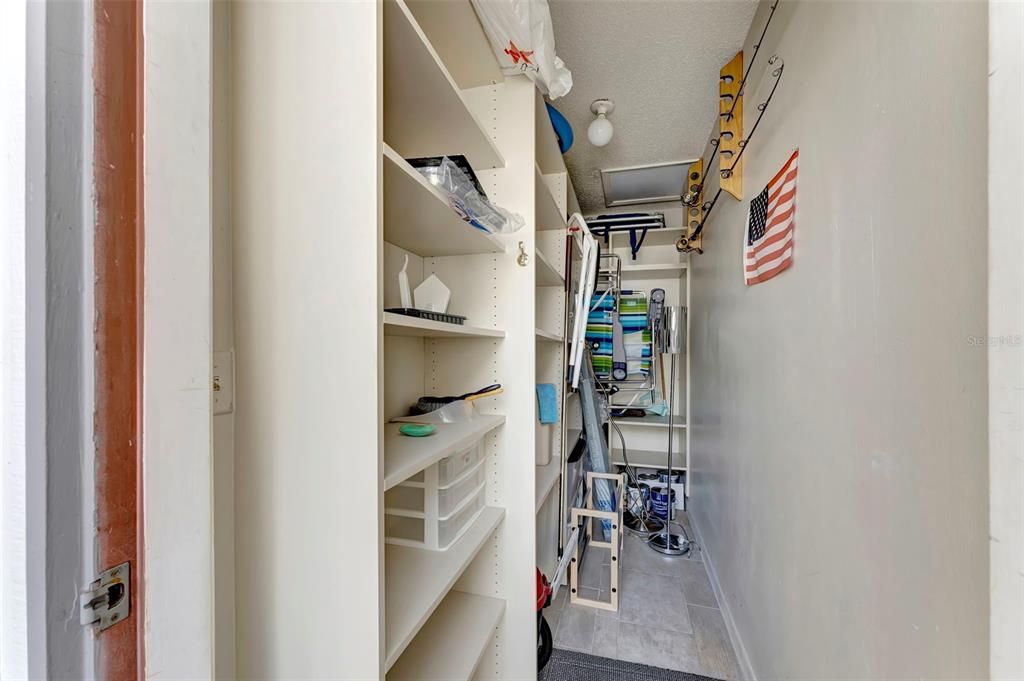 待售: $989,000 (2 贝兹, 2 浴室, 975 平方英尺)