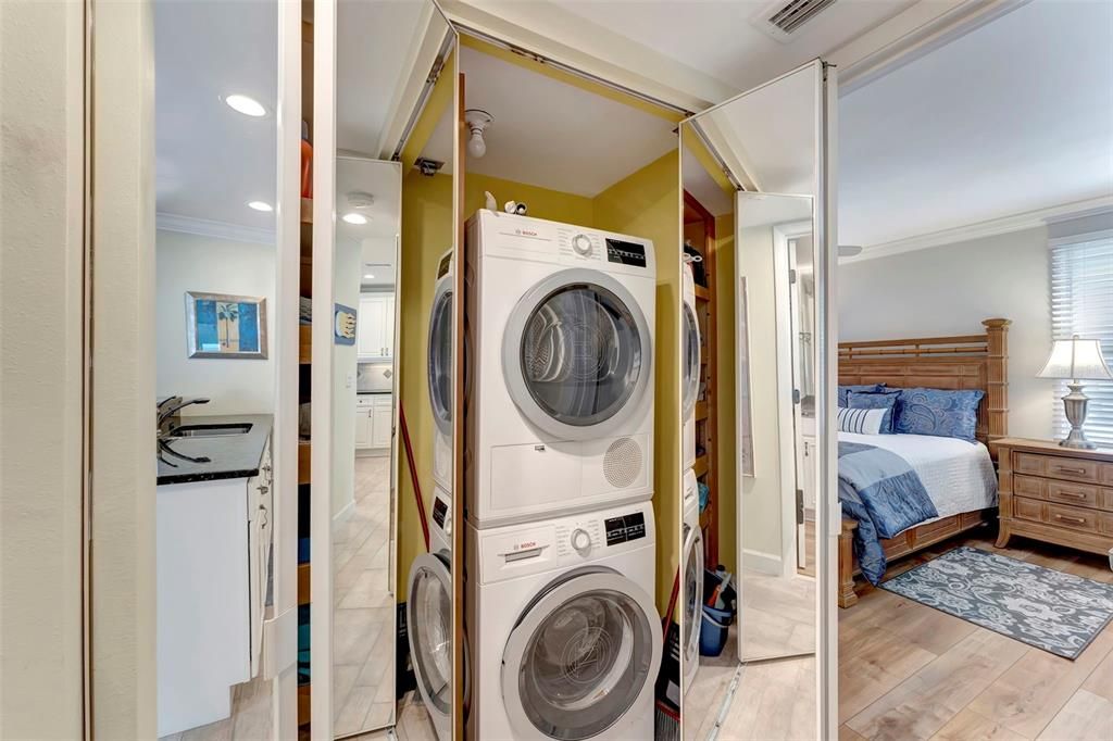 待售: $989,000 (2 贝兹, 2 浴室, 975 平方英尺)