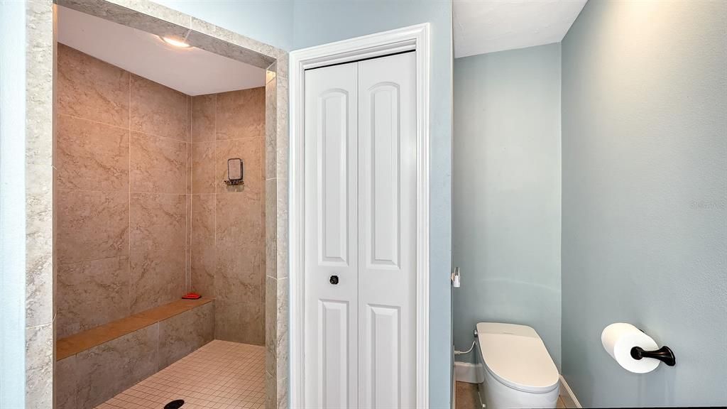 En Venta: $665,000 (3 camas, 2 baños, 2152 Pies cuadrados)