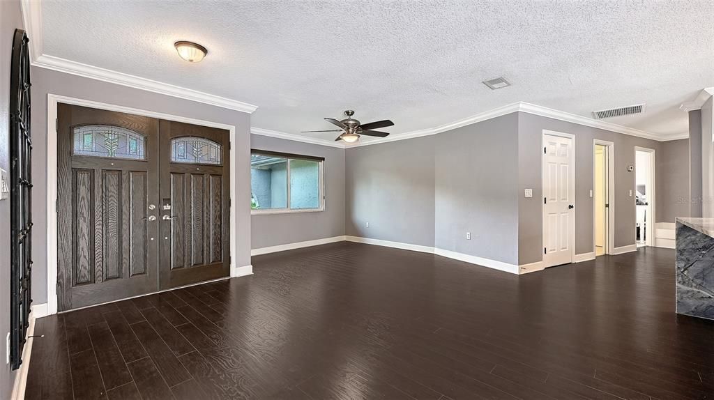 En Venta: $665,000 (3 camas, 2 baños, 2152 Pies cuadrados)