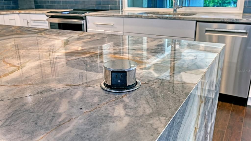 En Venta: $665,000 (3 camas, 2 baños, 2152 Pies cuadrados)