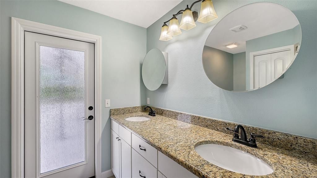 En Venta: $665,000 (3 camas, 2 baños, 2152 Pies cuadrados)