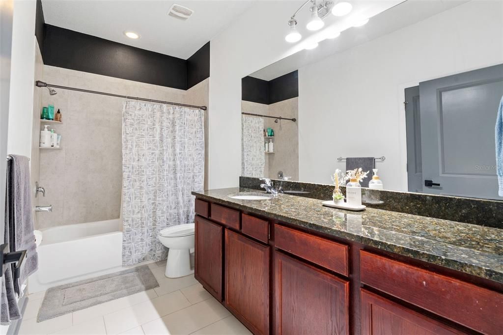 出租: $3,500 (3 贝兹, 2 浴室, 2053 平方英尺)