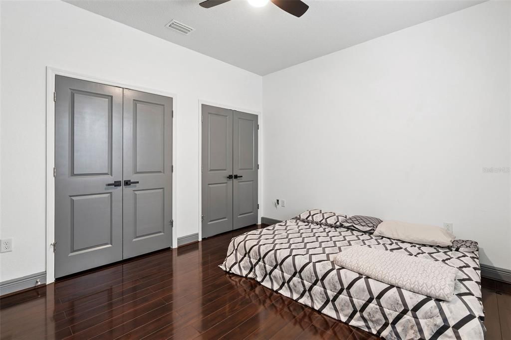 出租: $3,500 (3 贝兹, 2 浴室, 2053 平方英尺)