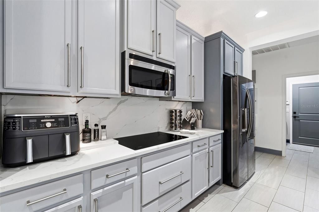 出租: $3,500 (3 贝兹, 2 浴室, 2053 平方英尺)