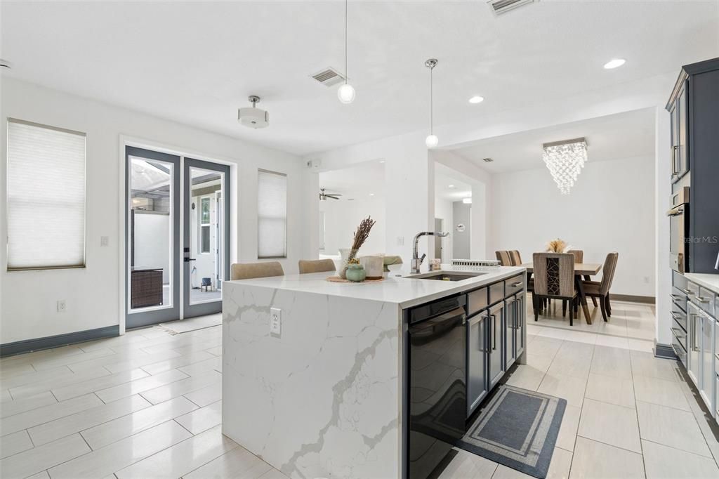 出租: $3,500 (3 贝兹, 2 浴室, 2053 平方英尺)