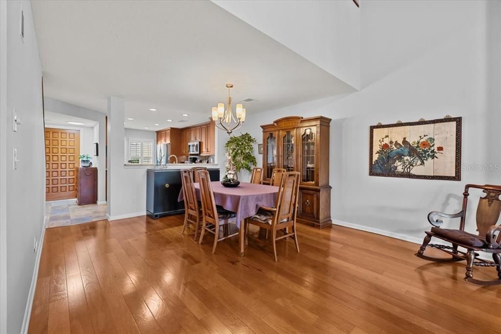 На продажу: $539,900 (3 спален, 3 ванн, 1823 Квадратных фут)