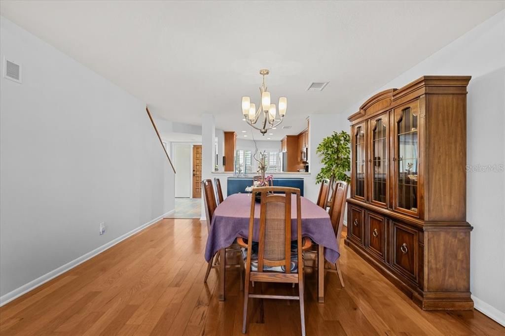 На продажу: $539,900 (3 спален, 3 ванн, 1823 Квадратных фут)