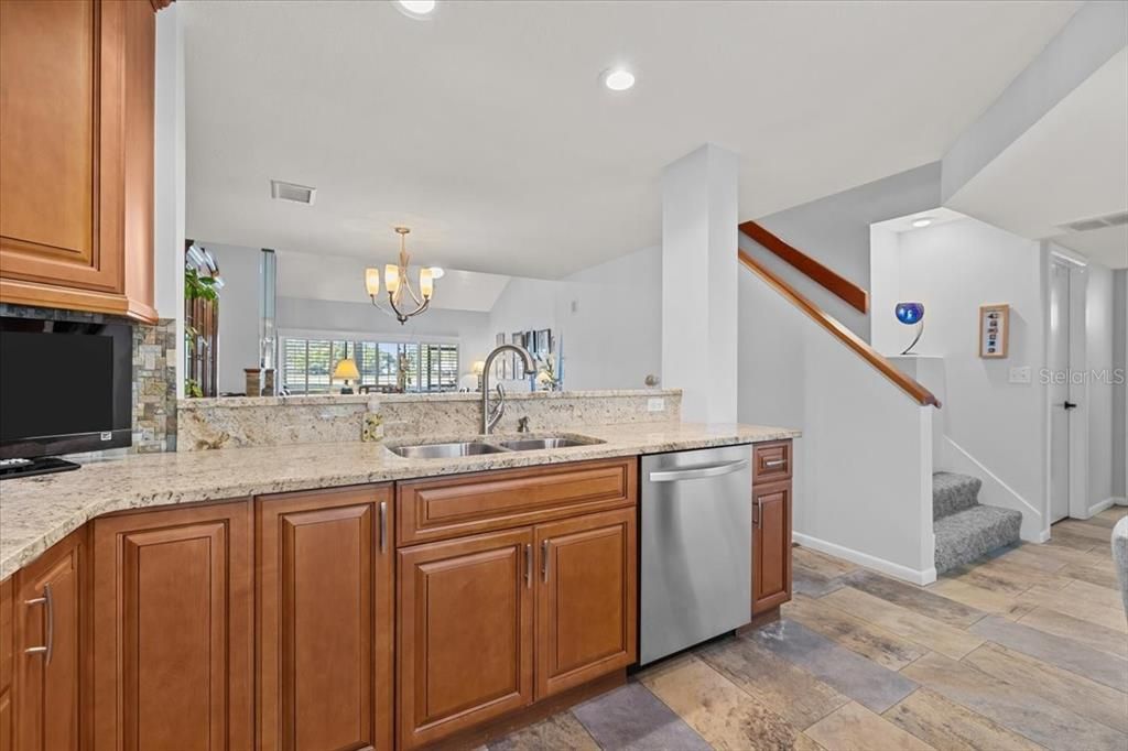 На продажу: $539,900 (3 спален, 3 ванн, 1823 Квадратных фут)